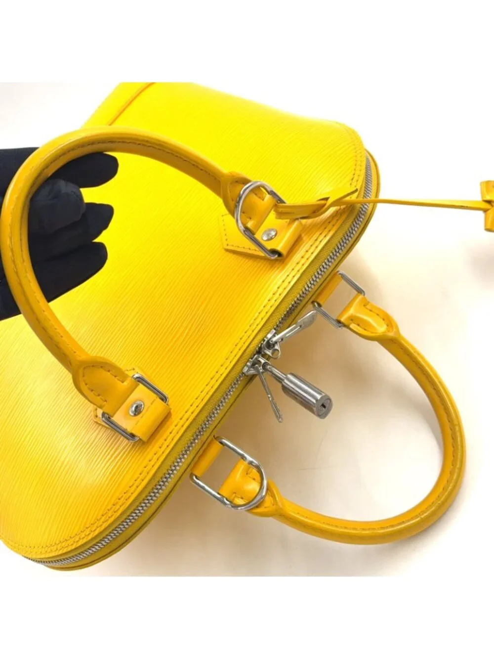 Louis Vuitton Alma PM Epi Citron Leather Yellow Handbag Silver